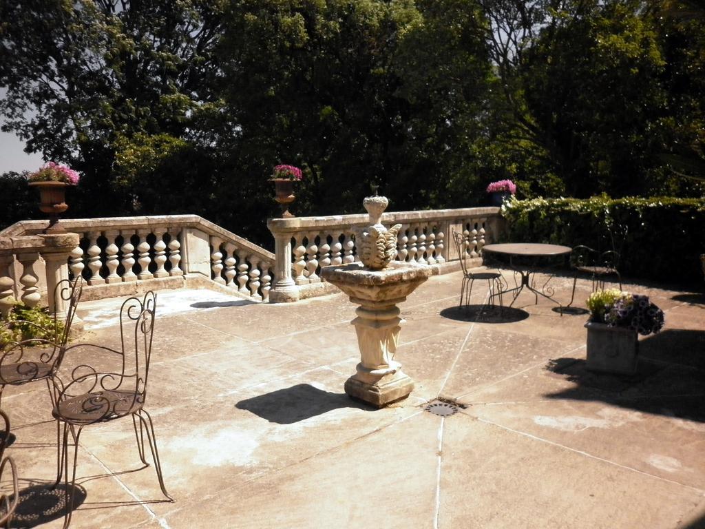 Les Deux Tours Bed & Breakfast Brignon Exterior photo