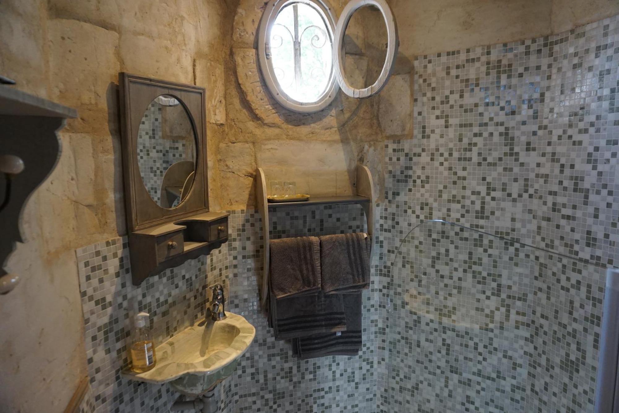 Les Deux Tours Bed & Breakfast Brignon Exterior photo